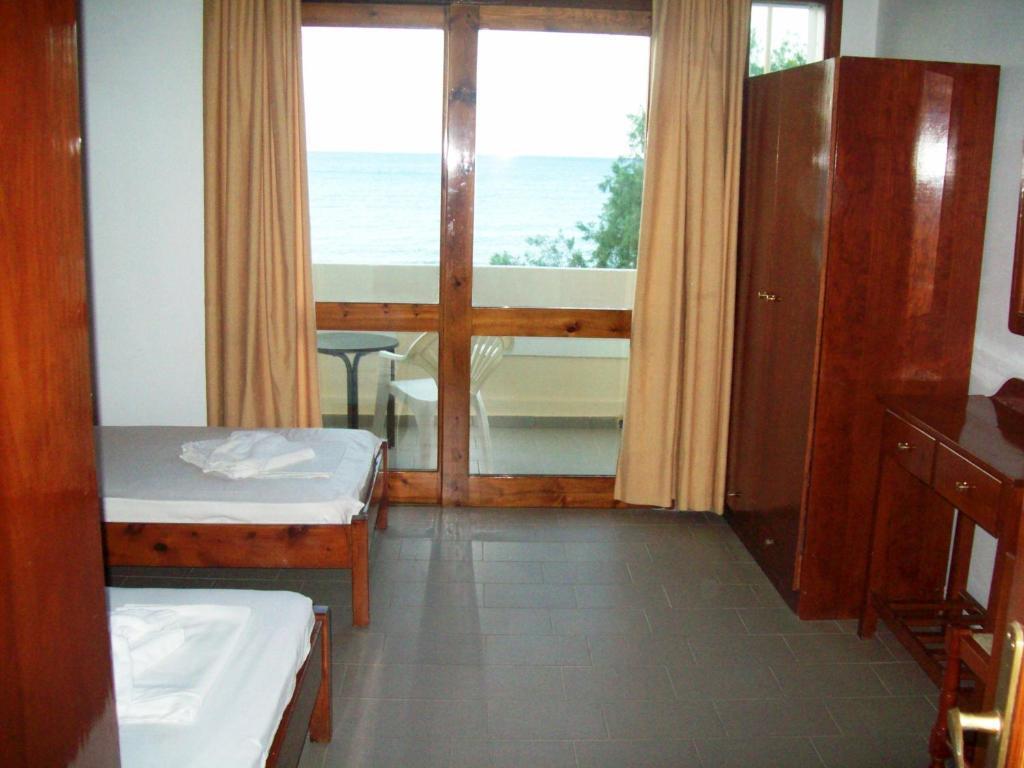 Kato Stalos Beach Экстерьер фото